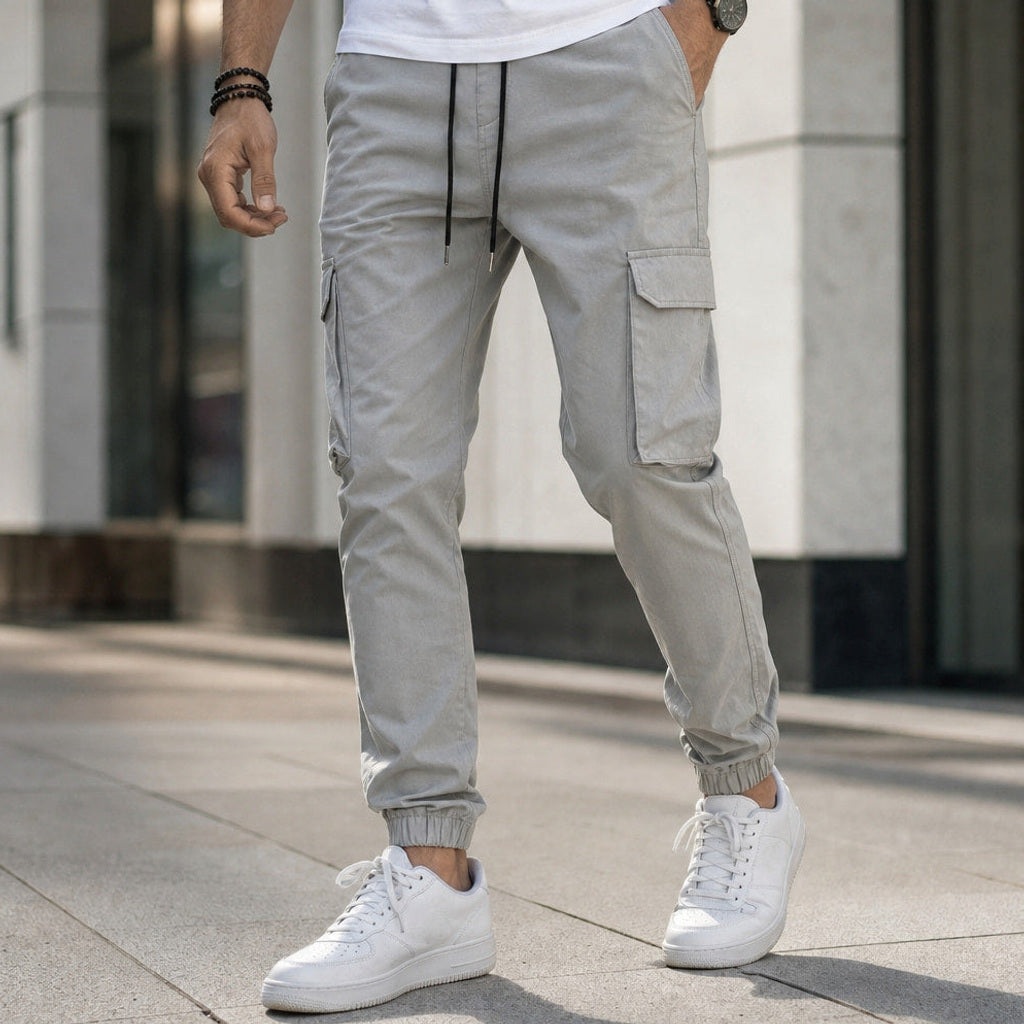 Belex | Cargohose Tapered Jogger – Gestyltes Editorial-Foto
