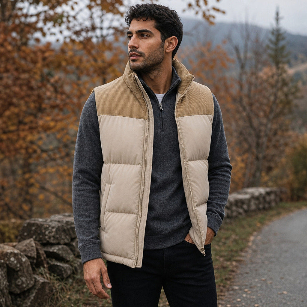 Brinex | Steppweste Stehkragen Beige – Gestyltes Editorial-Foto