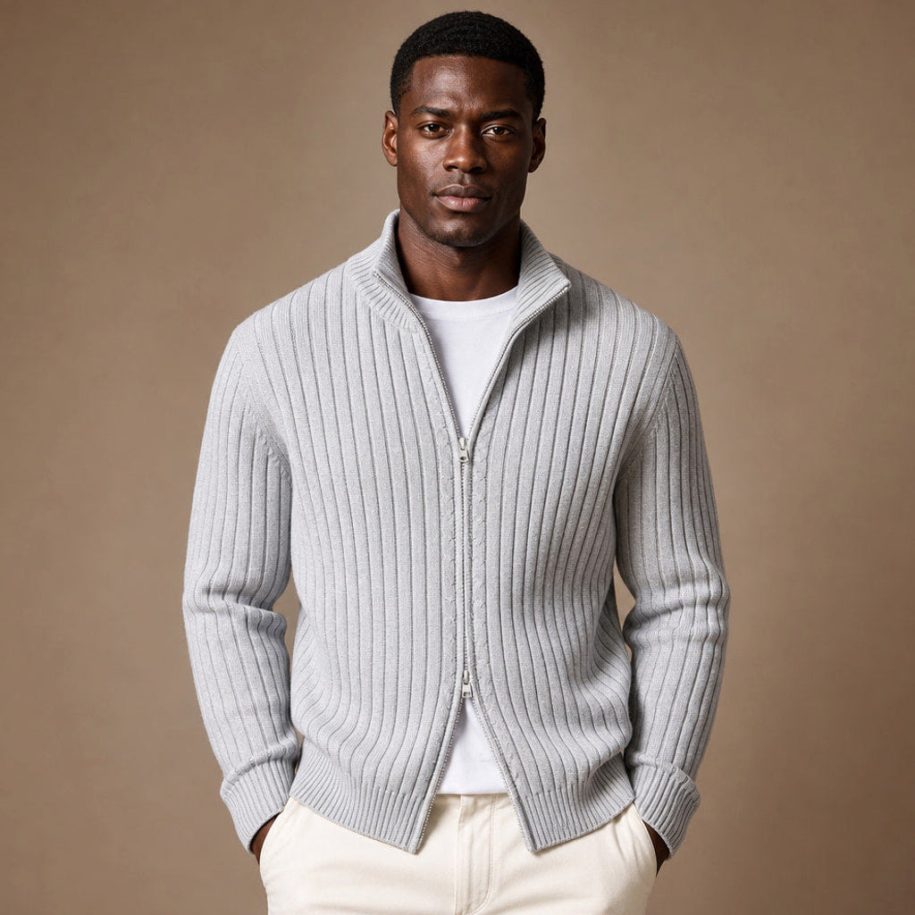 Brusor | Strickpullover Reißverschluss Stehkragen in Hellgrau – Premium Editorial