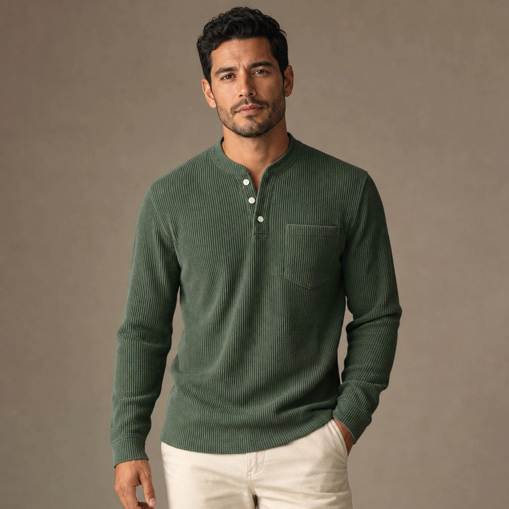 Evander | Henley Waffelstrick Langarm in Tintengrün – Premium Editorial