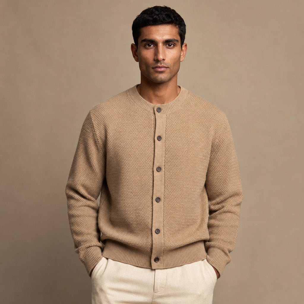 Dietrich | Strickjacke Wolle Perlmuster in Camel – Premium Editorial