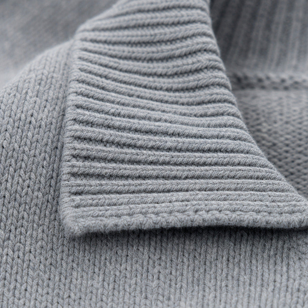 Friedbert | Strickpullover Argyle Hemdkragen Grau – Stoff- und Detailaufnahme