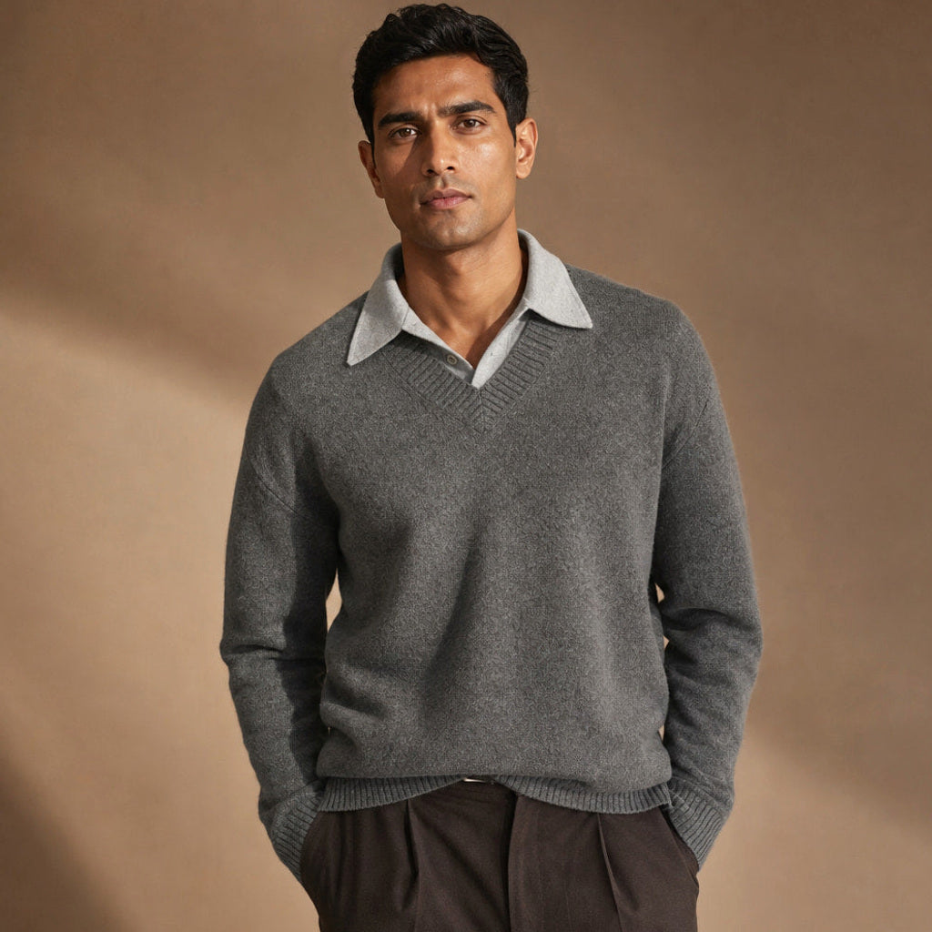 Ingmar | Pullover über Hemd mit V-Ausschnitt Grau – Produktfoto