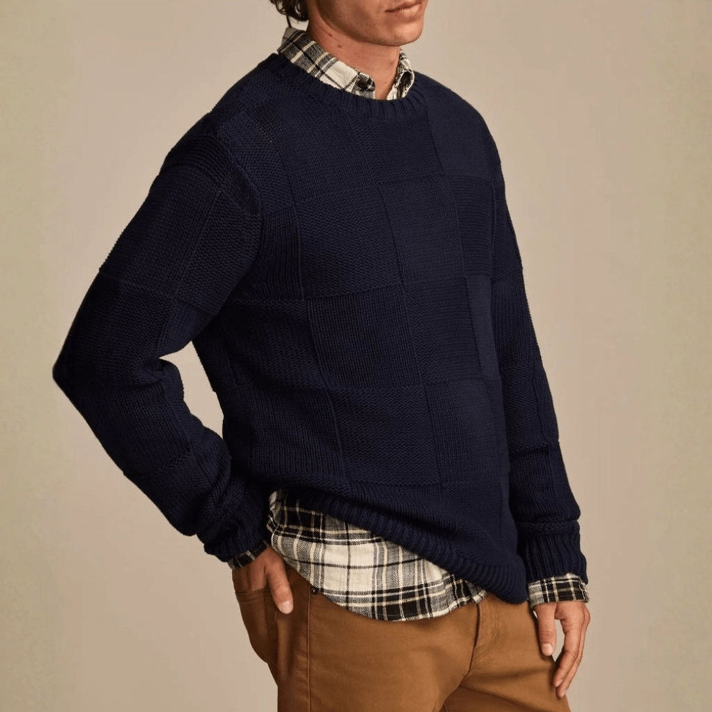 Joost | Strickpullover über Hemd – Produktfoto