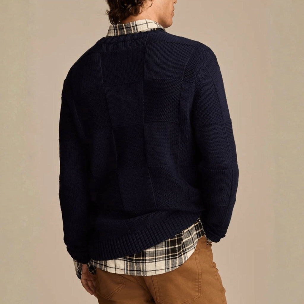 Joost | Strickpullover über Hemd – Produktfoto