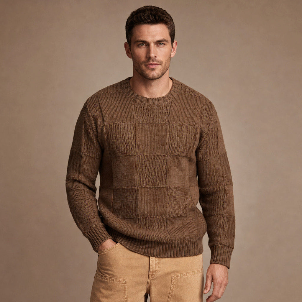 Joost | Strickpullover über Hemd in Braun – Premium Editorial