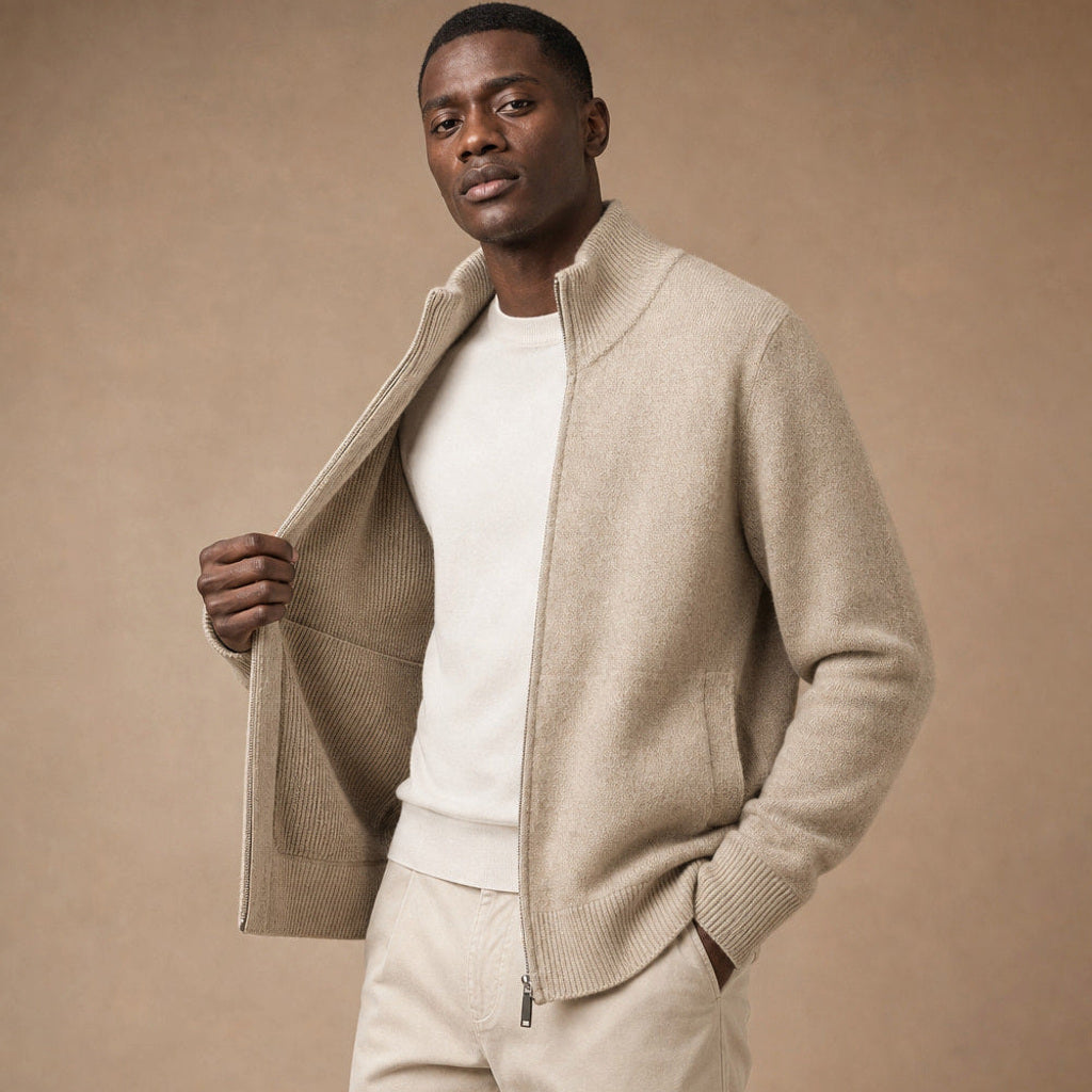 Levin | Strickjacke Stehkragen Camel – Seitenansicht