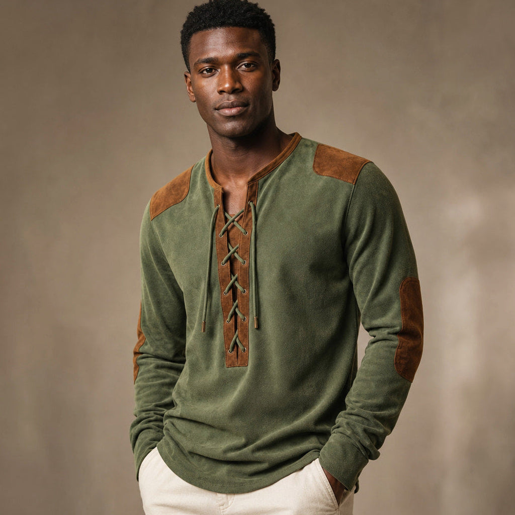 Sigismund | Henley Shirt Langarm mit Schnürleiste Tannengrün – Produktfoto