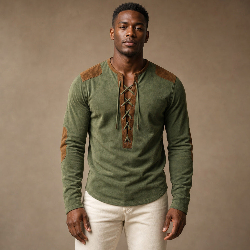 Sigismund | Henley Shirt Langarm mit Schnürleiste in Tannengrün – Premium Editorial