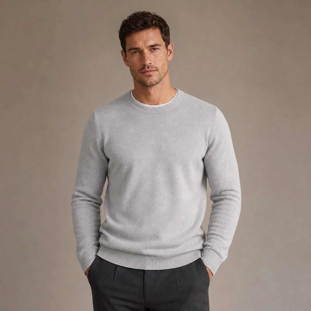 Steffen | Pullover Rundhals Feinstrick in Hellgrau – Premium Editorial