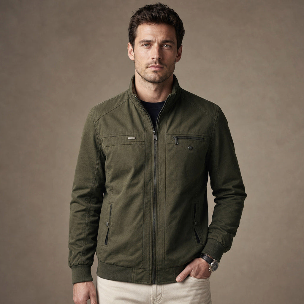 Thoralf | Steppjacke Stehkragen in Grün – Premium Editorial