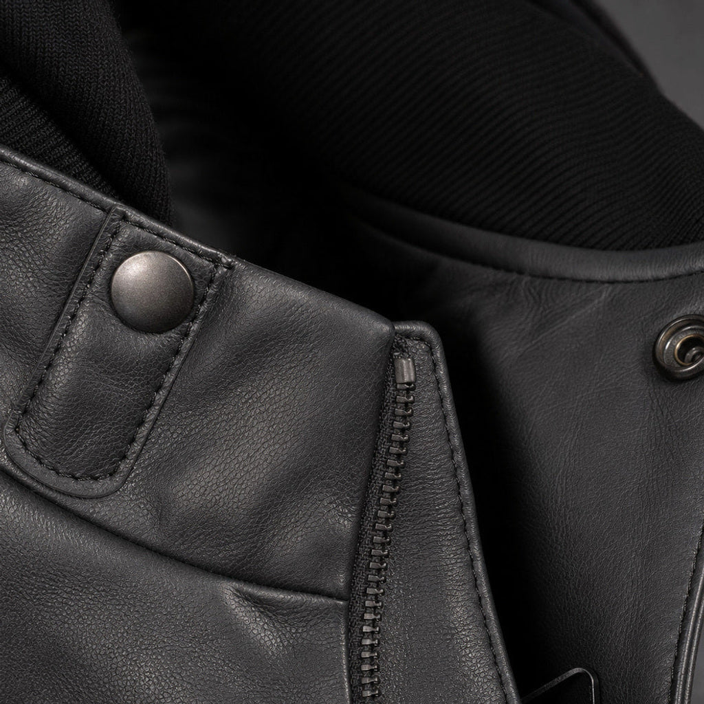 Ulrich | Lederjacke Bomberschnitt mit abnehmbarer Kapuze – Produktfoto