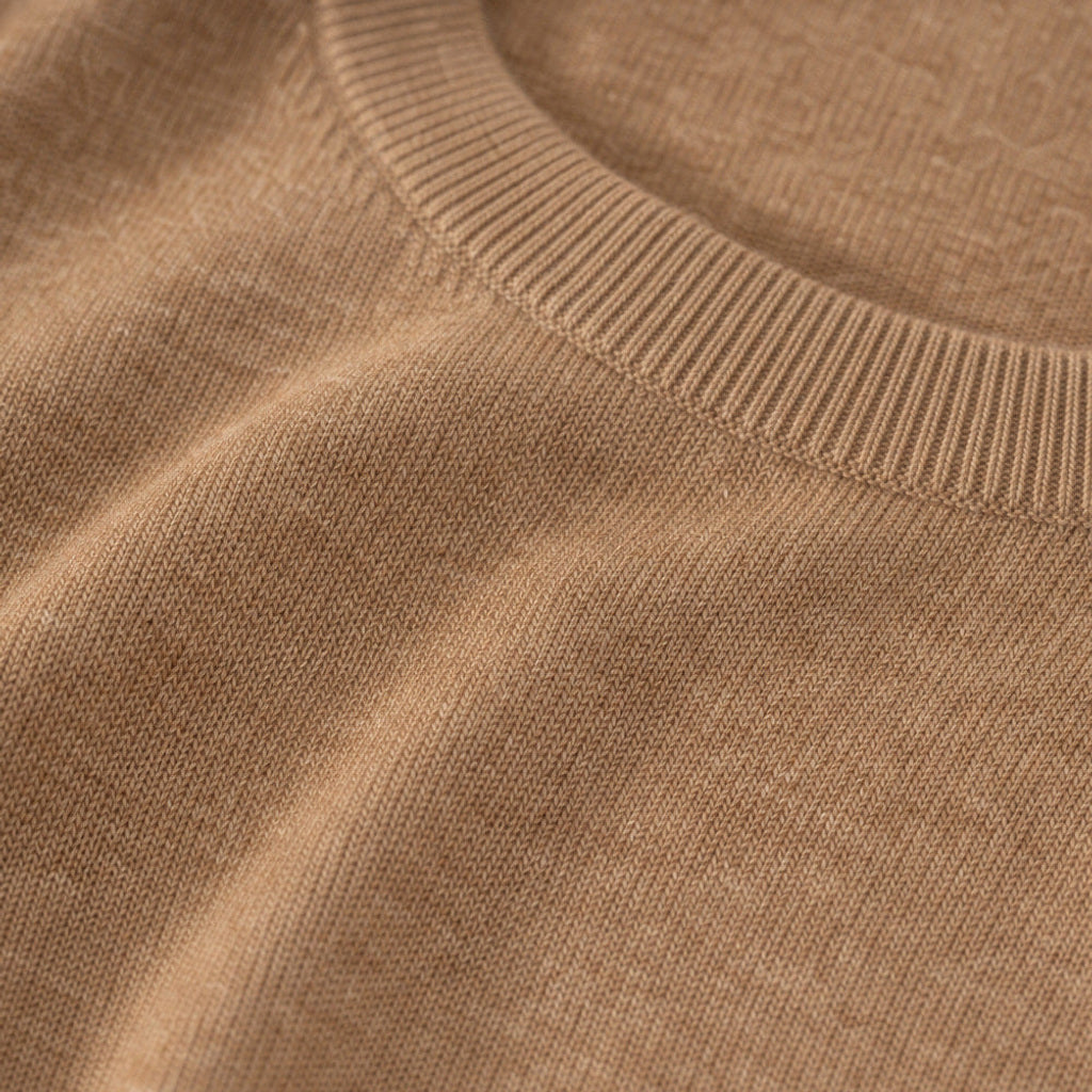 Untold | Feinstrick-Pullover Kontrastpaspel Camel – Stoff- und Detailaufnahme