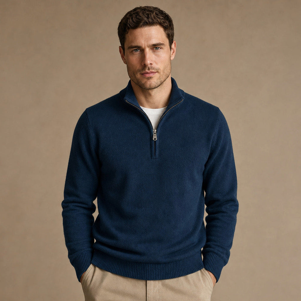 Volkhard | Strickpullover Stehkragen Kurzreißverschluss in Navy – Premium Editorial
